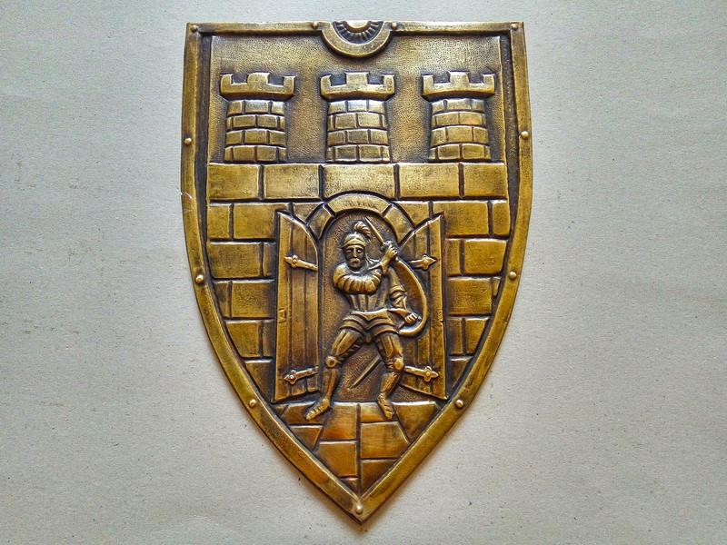герб на металле